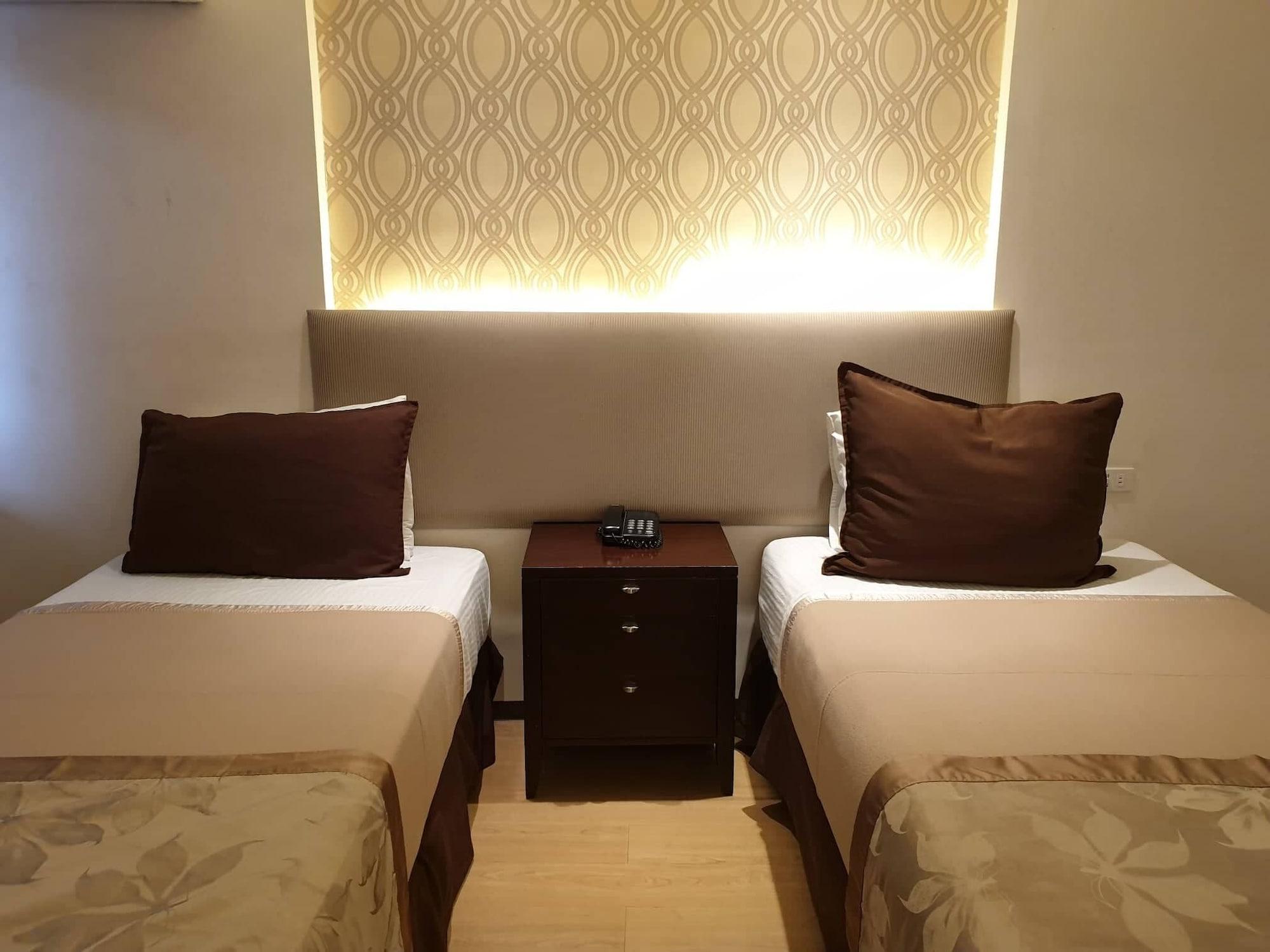 Imperial Palace Suites Ciudad Quezon Exterior foto