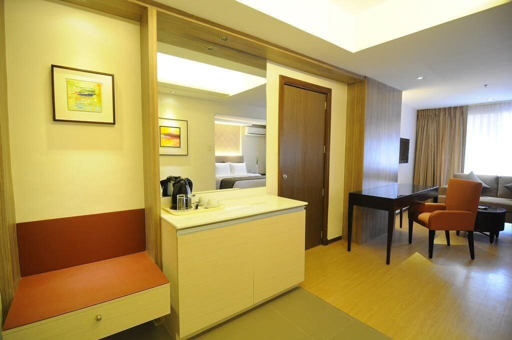 Imperial Palace Suites Ciudad Quezon Exterior foto