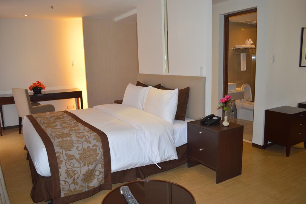 Imperial Palace Suites Ciudad Quezon Exterior foto