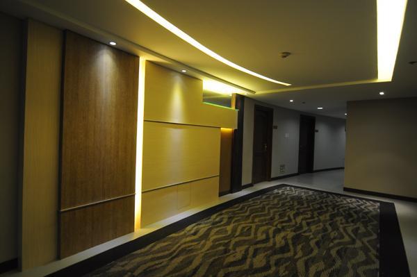 Imperial Palace Suites Ciudad Quezon Exterior foto