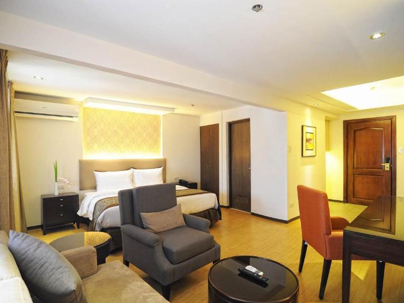 Imperial Palace Suites Ciudad Quezon Exterior foto