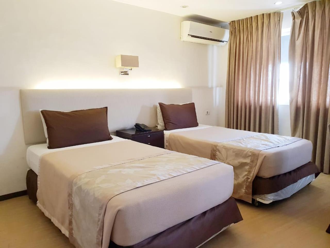 Imperial Palace Suites Ciudad Quezon Exterior foto