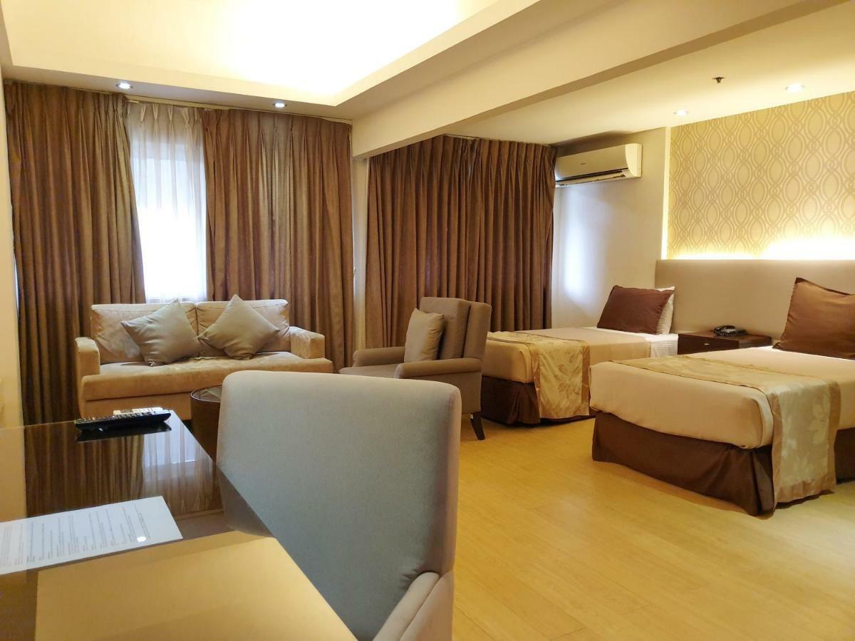 Imperial Palace Suites Ciudad Quezon Exterior foto