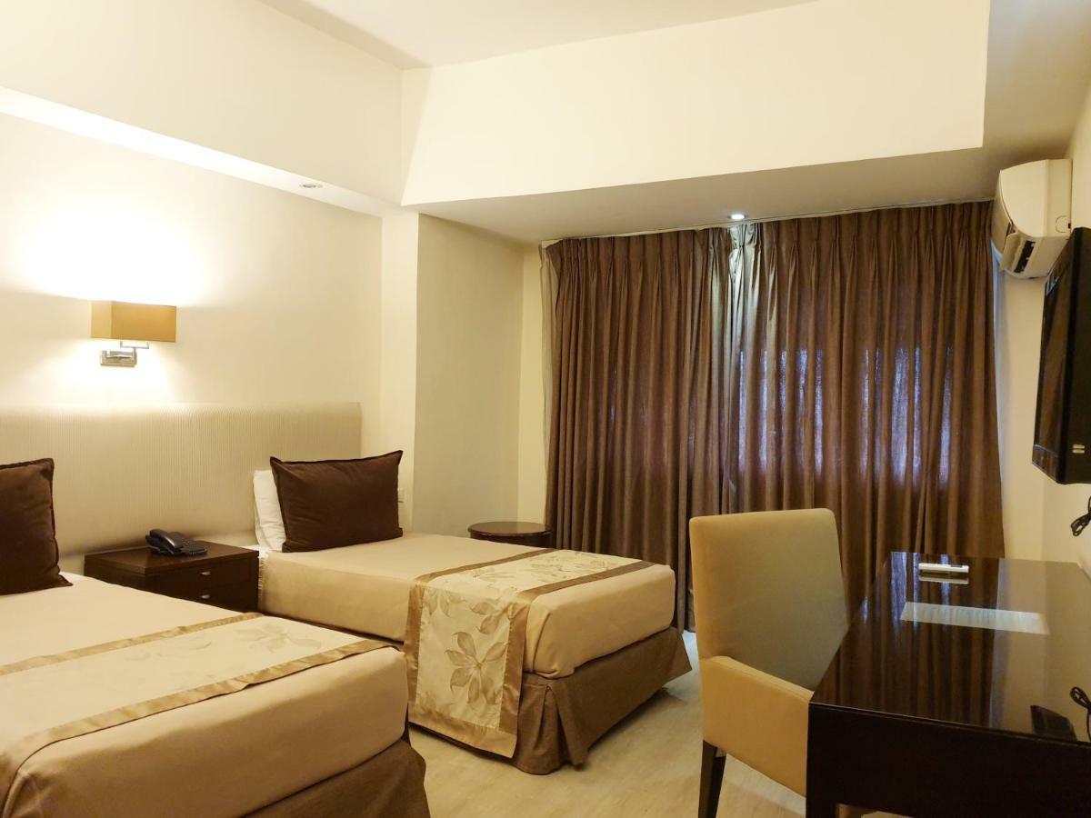 Imperial Palace Suites Ciudad Quezon Exterior foto