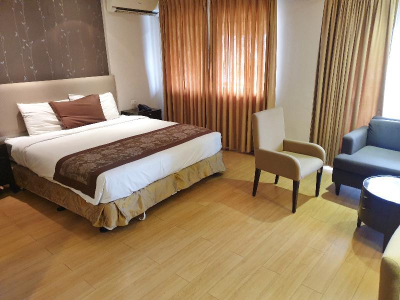 Imperial Palace Suites Ciudad Quezon Exterior foto