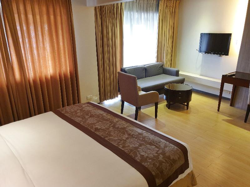 Imperial Palace Suites Ciudad Quezon Exterior foto