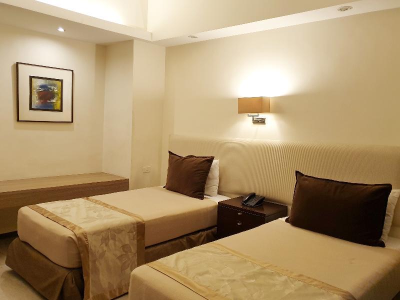 Imperial Palace Suites Ciudad Quezon Exterior foto